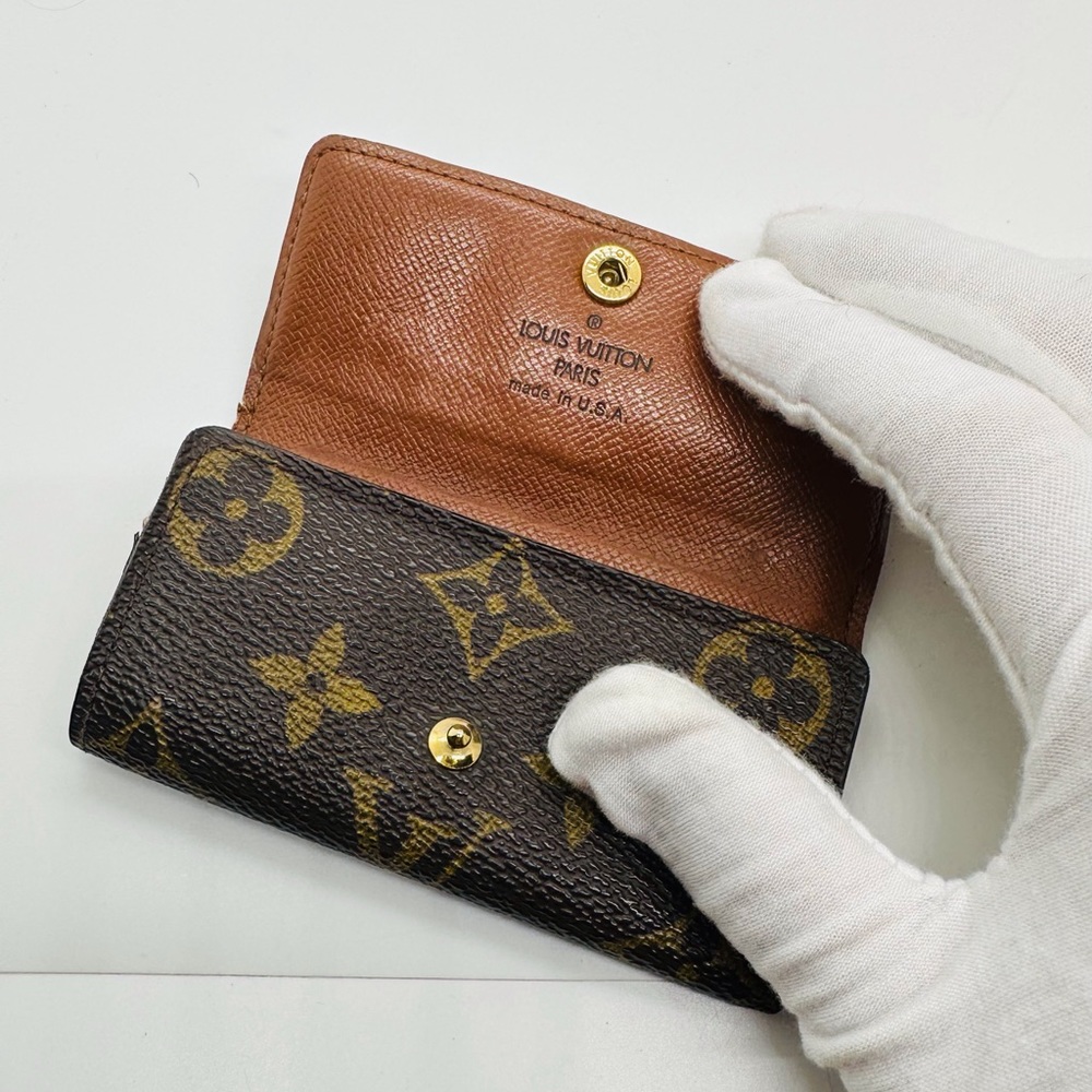Authentic Louis Vuitton 4 Key holder - Picture 4 of 7